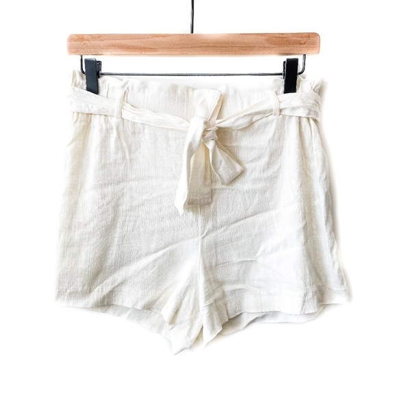 EUC Must Have White Lightweight Paper Bag Shorts Waist Tie Lightweight Medium - Picture 1 of 5